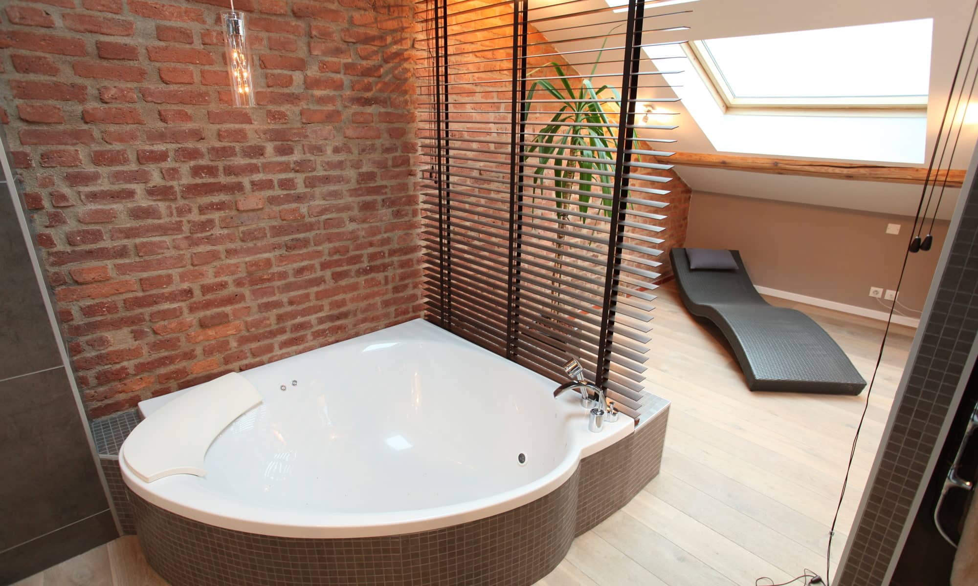 Un spa sous les combles - prix aménagements combles