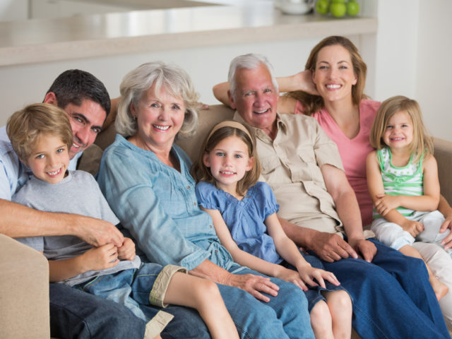 partage-foyer-plusieurs-générations-cohabitation- intergénérationnelle-vivre-ensemble