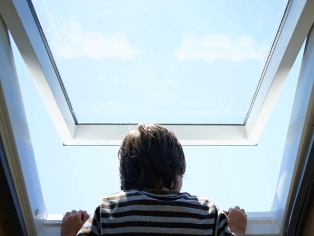 Sécuriser ses fenêtres de toit : nos meilleurs conseils pour protéger votre maison et votre famille !